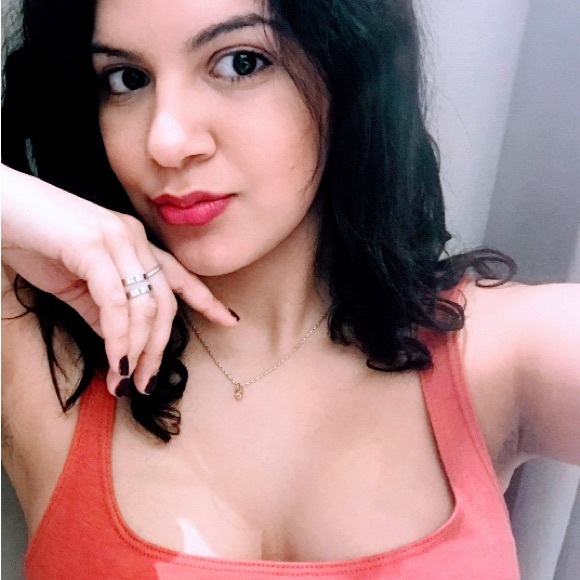 Meet your seller! Hi I’m Michelle 🫶🏻 - Picture 8 of 16